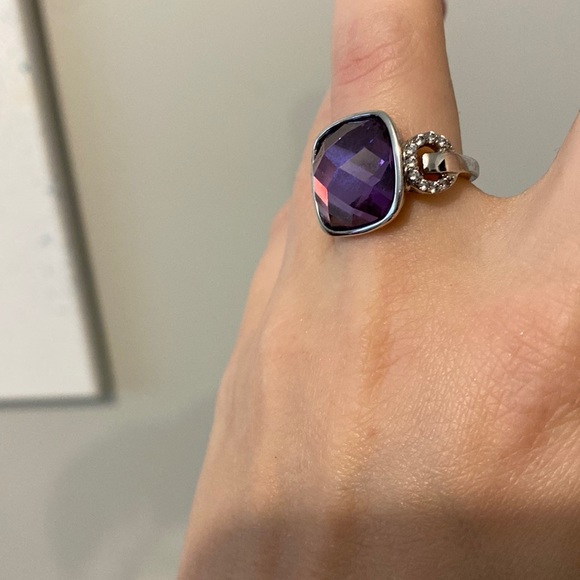 Ring - Picture 2 of 4